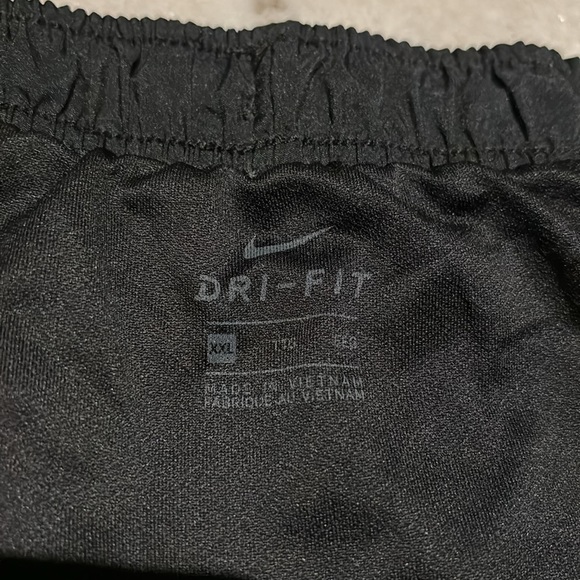 Nike shorts - Picture 3 of 3